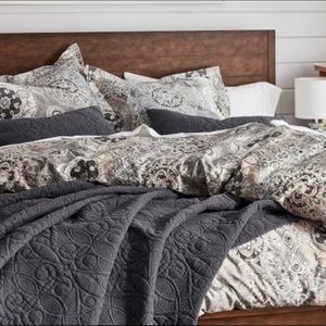 Pottery barn king duvet + 2 euro shams NEW